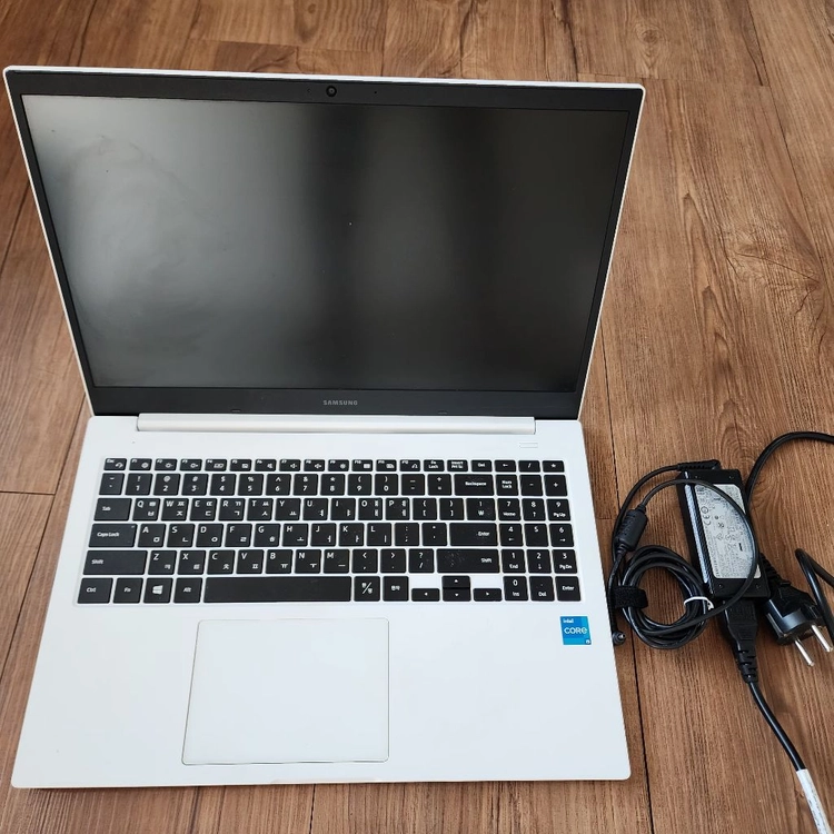 삼성노트북 Plus2 NT550XDZ-AD5AW 이미지