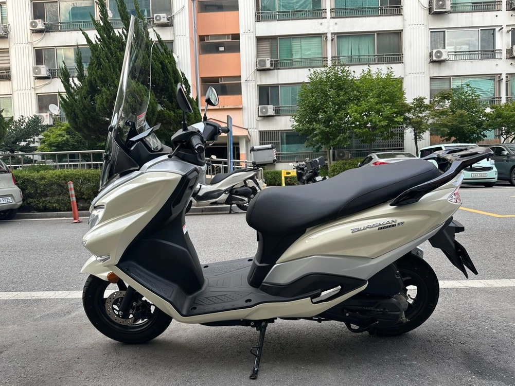 버그만125 스트리트 ex 이미지