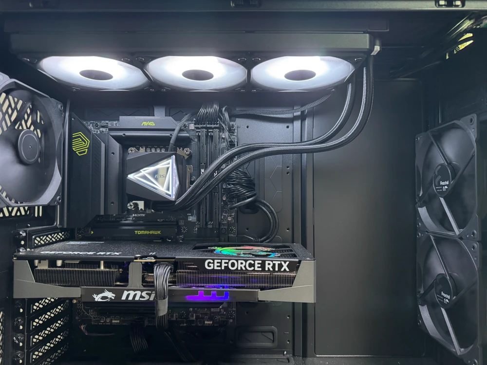 수랭 울트라9 285K + RTX 5080 + DDR5 64G 고사양 게이밍 본체 이미지