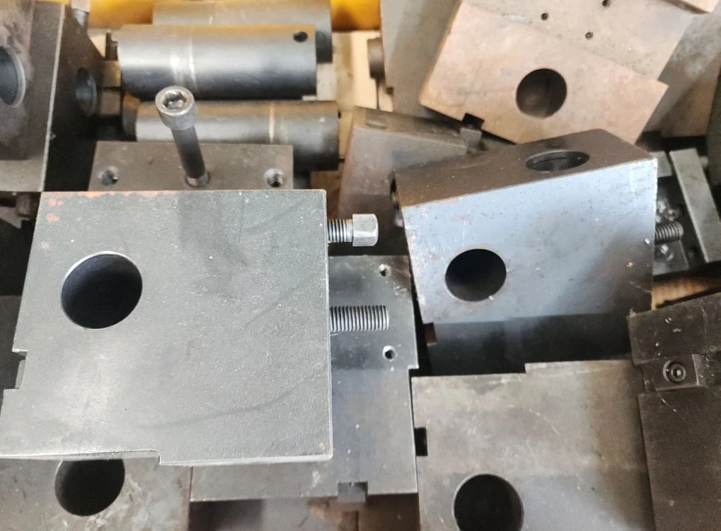 현대위아 KIT450 CNC 선반 갱타입 이미지