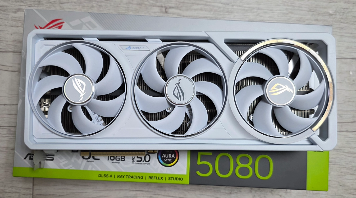 ASUS ROG RTX5080 ASTRAL WHITE 인텍앤컴퍼니 그래픽카드 이미지