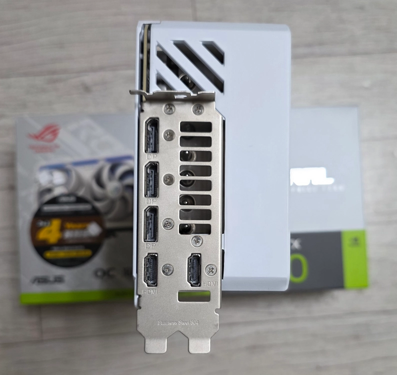 ASUS ROG RTX5080 ASTRAL WHITE 인텍앤컴퍼니 그래픽카드 이미지