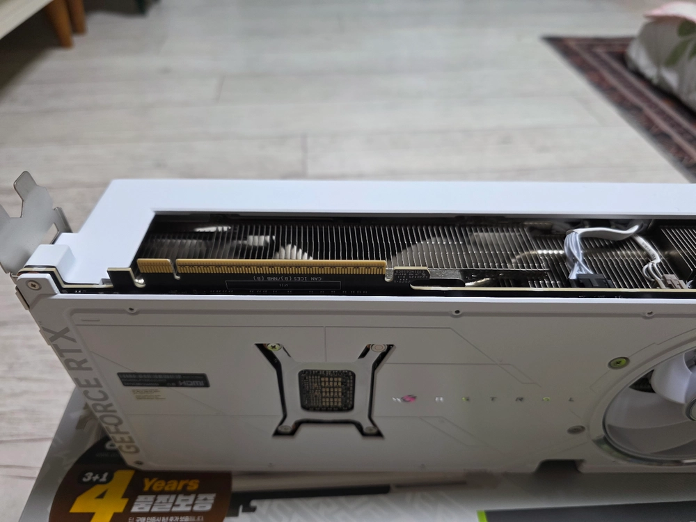 ASUS ROG RTX5080 ASTRAL WHITE 인텍앤컴퍼니 그래픽카드 이미지