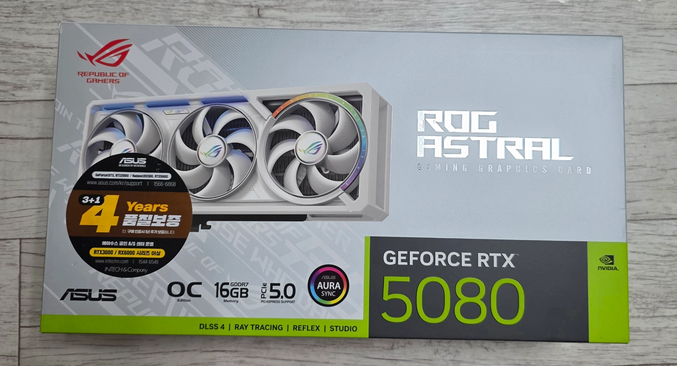ASUS ROG RTX5080 ASTRAL WHITE 인텍앤컴퍼니 그래픽카드 이미지