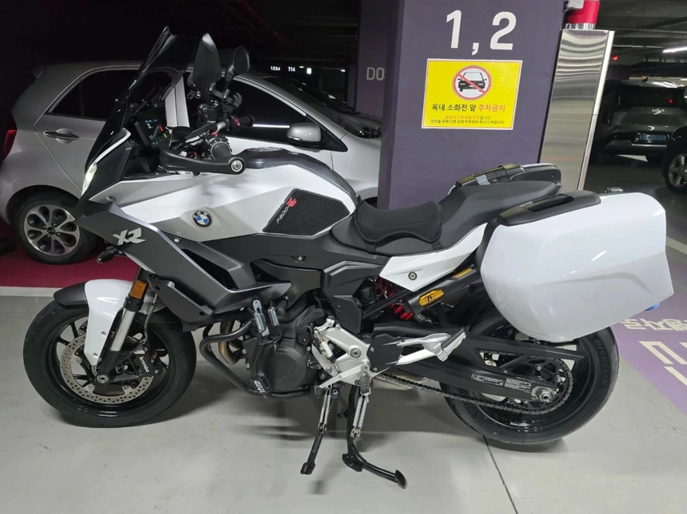 2024 BMW F900XR 오토바이 이미지