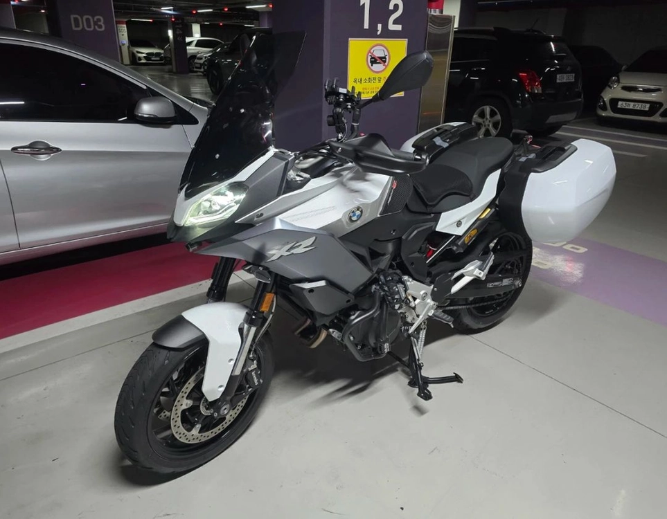 2024 BMW F900XR 오토바이 이미지