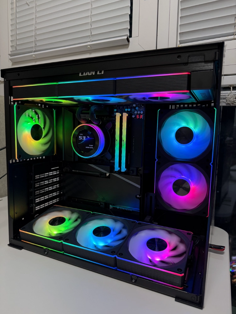 9800x3D 리안리 반본체 시스템 블랙 팝니다! 이미지