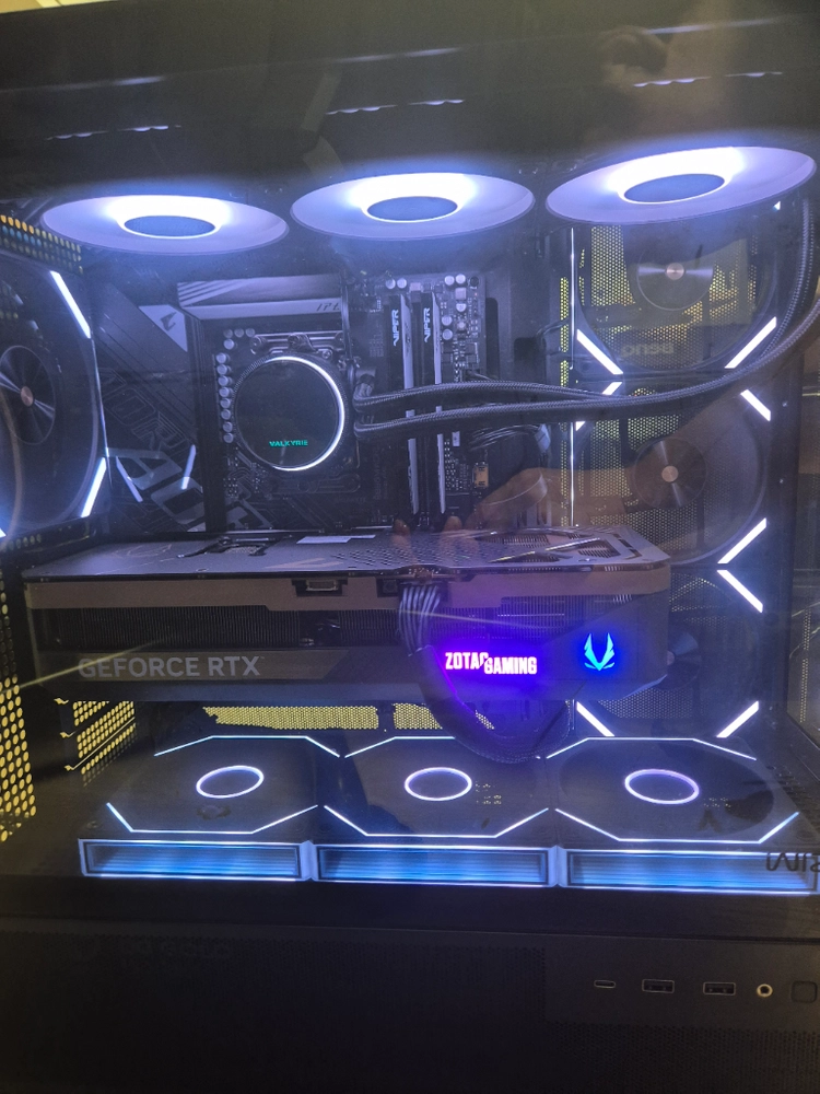 9800x3d 5070ti 게이밍 pc 이미지