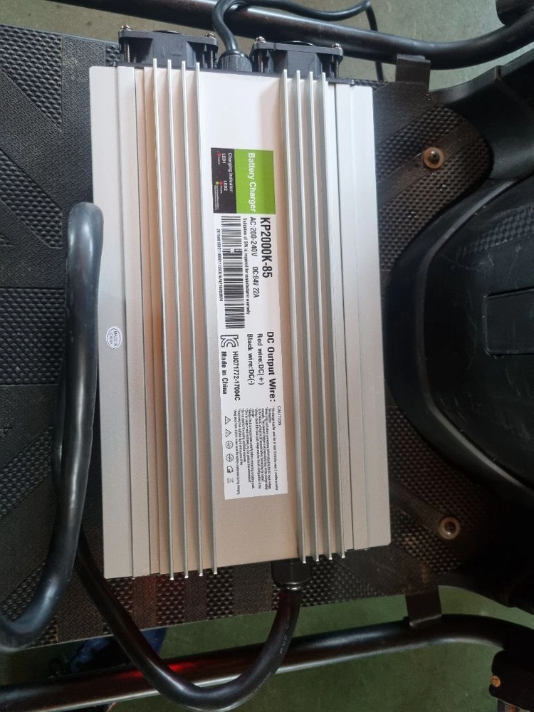 84V22A 전기오토바이 급속충전기 초고리연결부 이미지