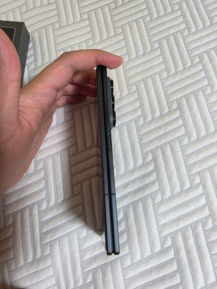 갤럭시 z폴드8 울트라 512GB 자급제 그라파이트 이미지