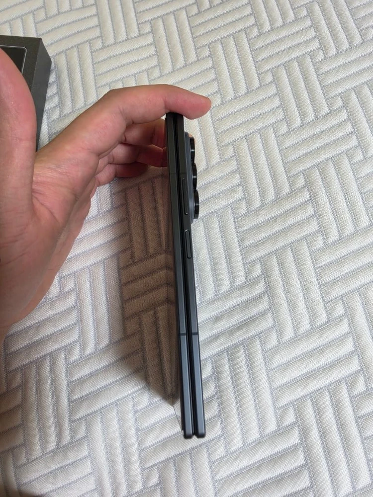 갤럭시 z폴드8 울트라 512GB 자급제 그라파이트 이미지