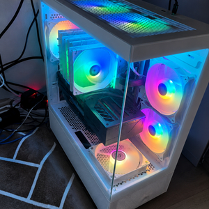AMD 라이젠7 7800X3D 게이밍 PC 팝니다 이미지