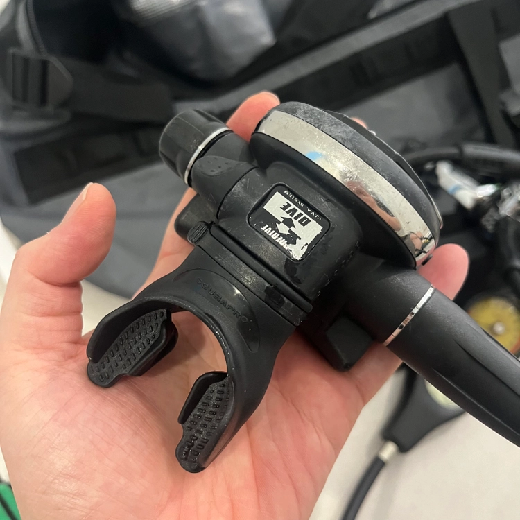 [판매] 스쿠버프로 MK25+S600+R095 호흡기 세트 (3게이지 포함) B급 판매합니다. 이미지