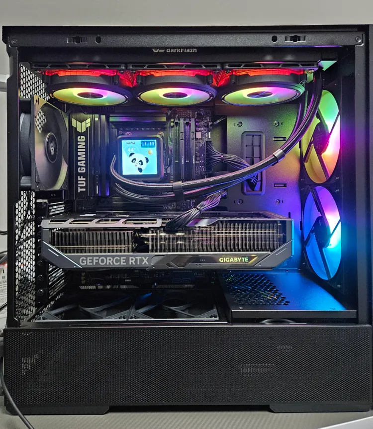 리안리 케이스 9800x3d , RTX 5070 ti 이미지