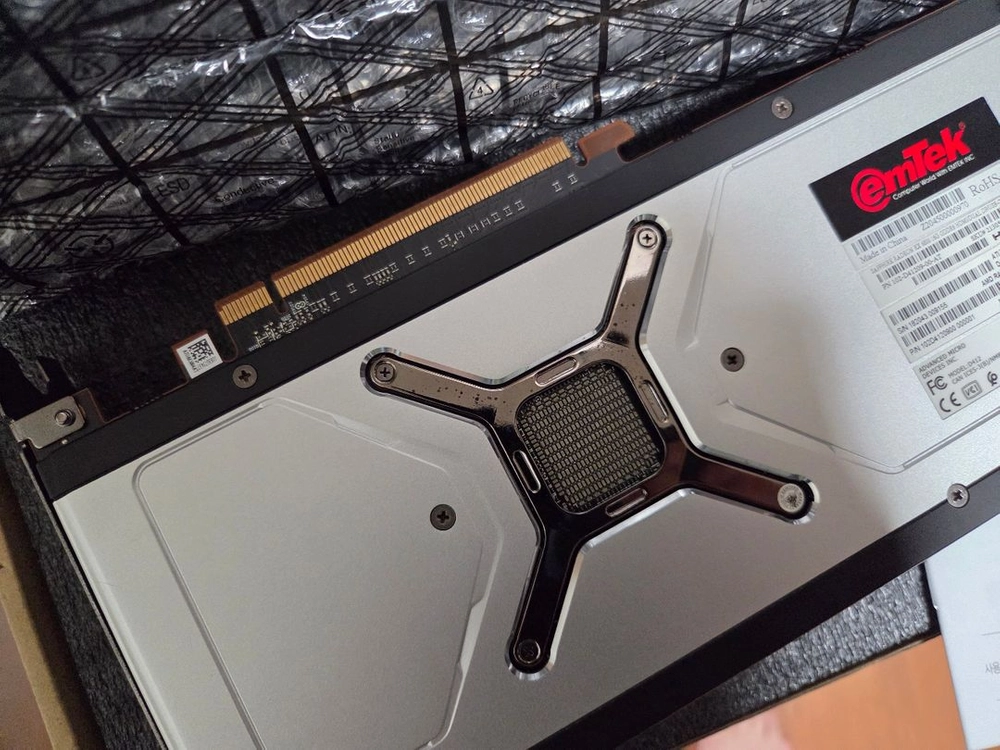 RX 6800 그래픽카드 이미지