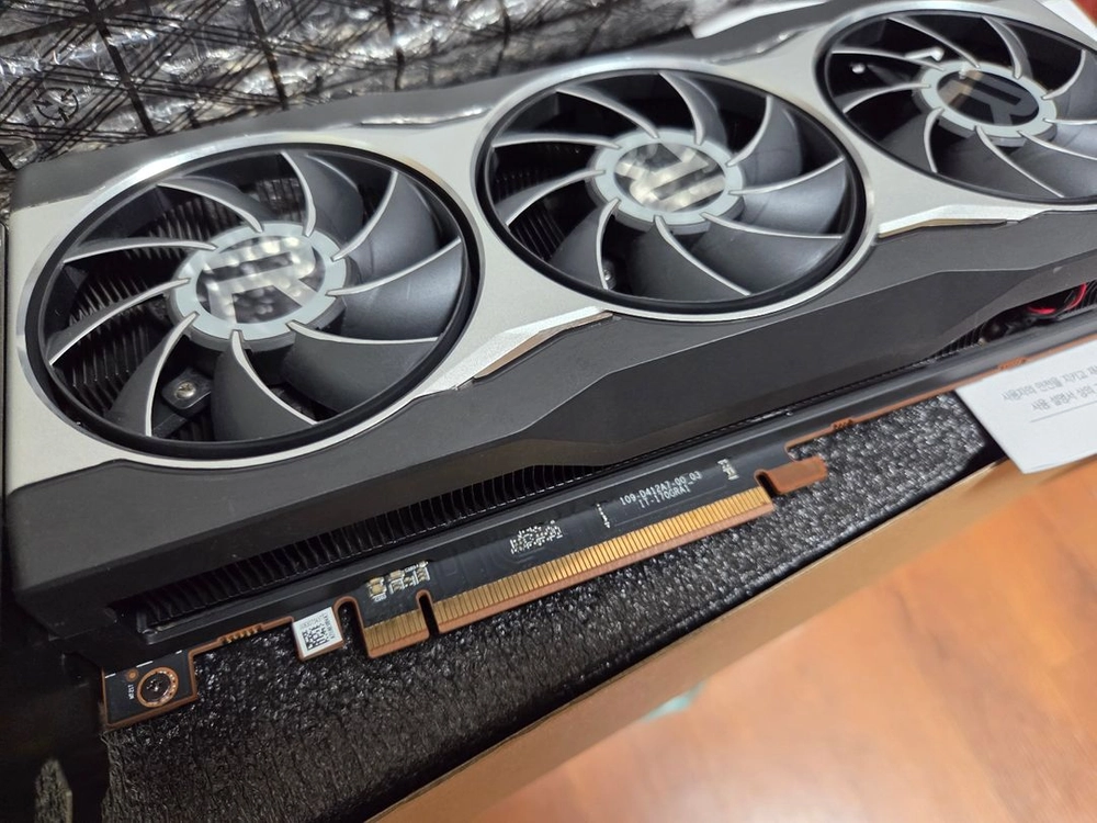 RX 6800 그래픽카드 이미지