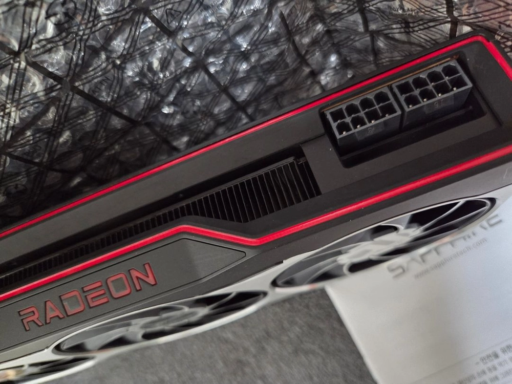 RX 6800 그래픽카드 이미지