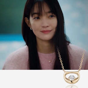 신민아 디디에두보 목걸이! 낫띵리튼 한섬 더캐시미어 랑방 쿠에른 골든듀 스톤헨지 티파니앤코 lfm 토템 아모멘토 이미지