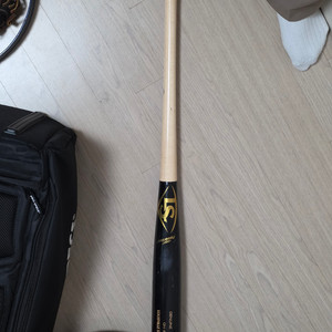 루이빌슬러거 LOUISVILLE SLUGGER 프라임 나무배트(오재일) 이미지