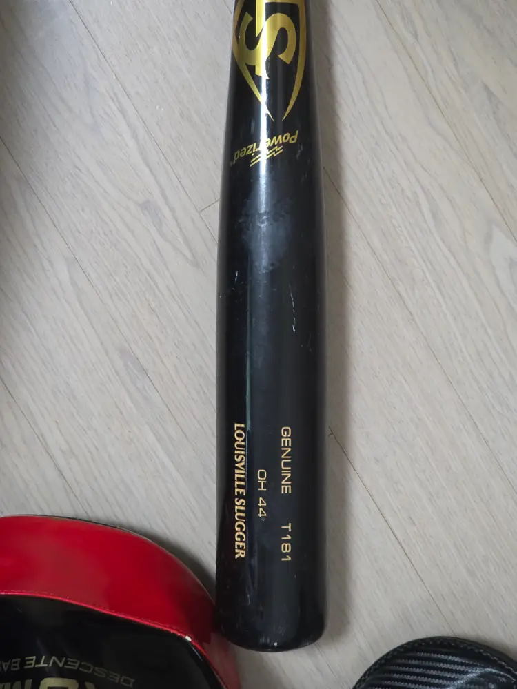 루이빌슬러거 LOUISVILLE SLUGGER 프라임 나무배트(오재일) 이미지