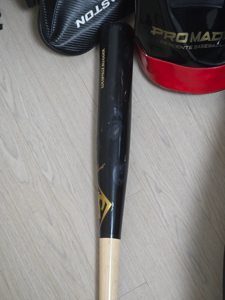 루이빌슬러거 LOUISVILLE SLUGGER 프라임 나무배트(오재일) 이미지