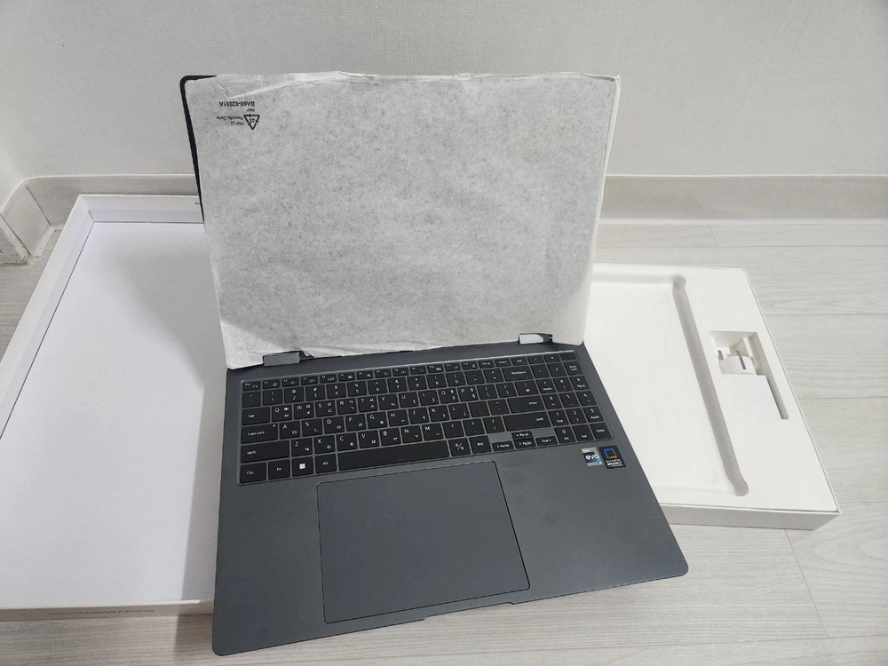 삼성 갤럭시북3 프로360 NT960QFG 16인치 i7-13세대. 램16 SSD512 풀박스 이미지