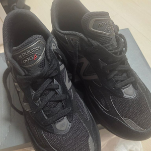 새상품 뉴발란스키즈 990 블랙 240 이미지
