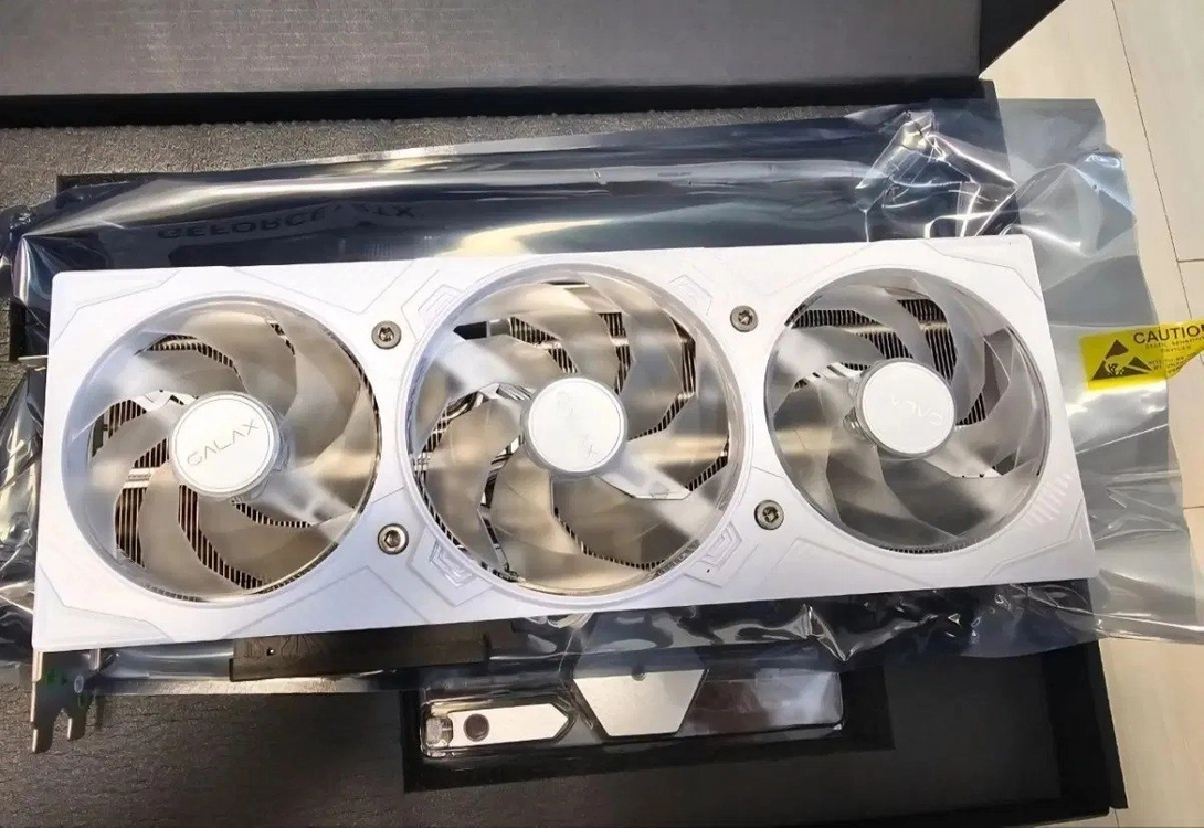 갤럭시 RTX 5080 EX GAMER WHITE 16GB 미사용 이미지