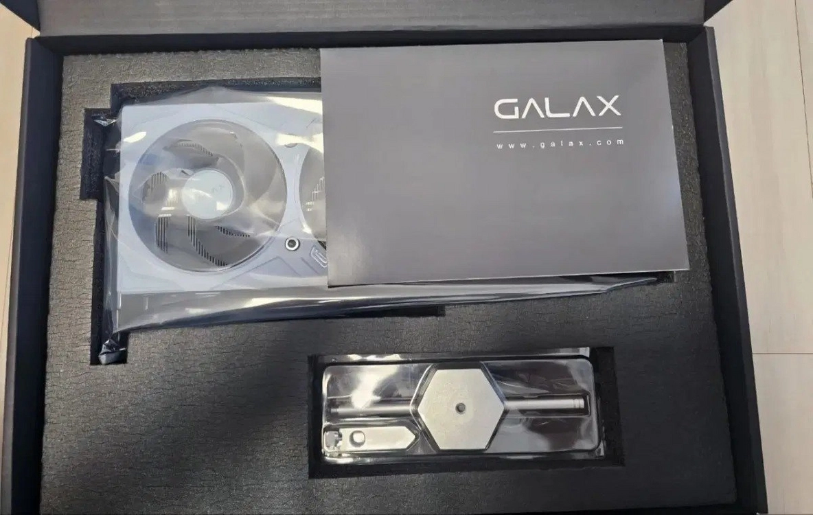 갤럭시 RTX 5080 EX GAMER WHITE 16GB 미사용 이미지