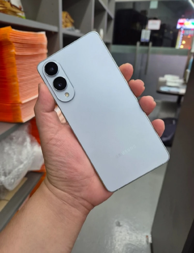 갤럭시S25 엣지 512GB 아이스블루 상태A급 - 안심되는 중고거래