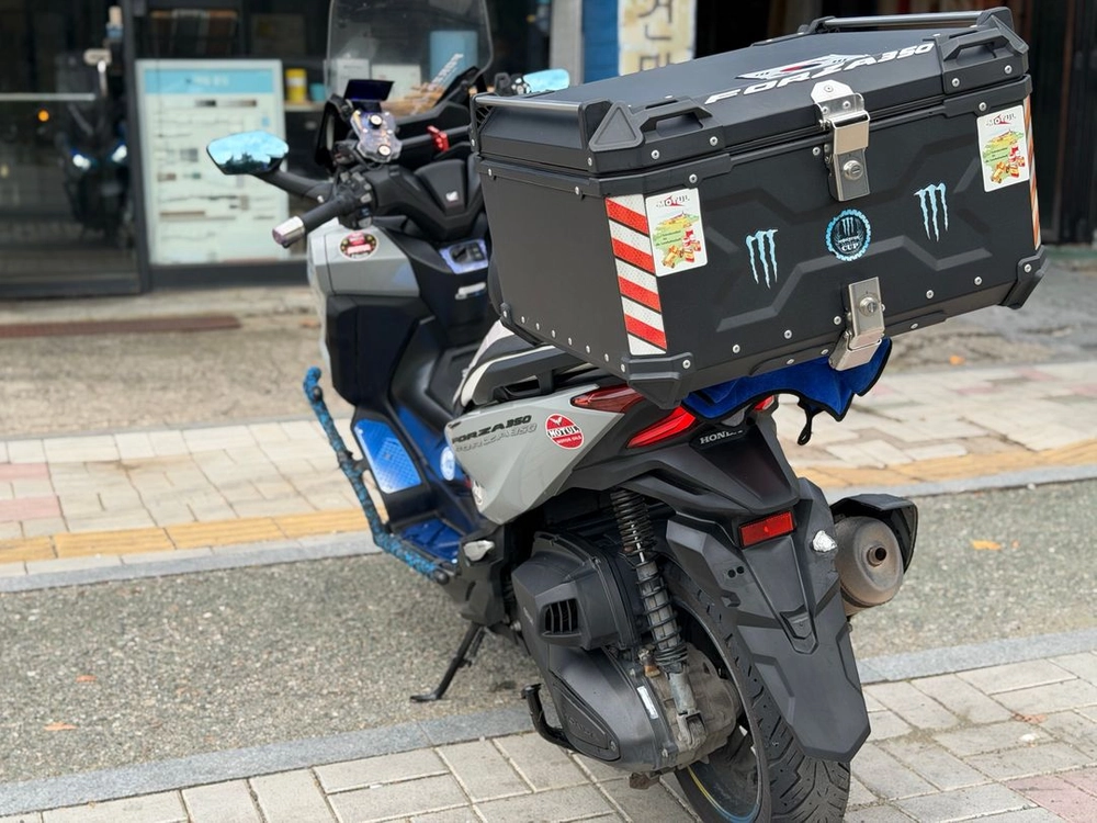 24년식 포르자350 저렴하게 판매합니다 이미지
