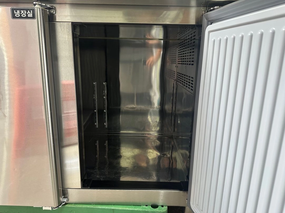 [부가세포함] 에버젠 1800 테이블올냉장 간냉식 업소용 카페 식당 냉장고 이미지