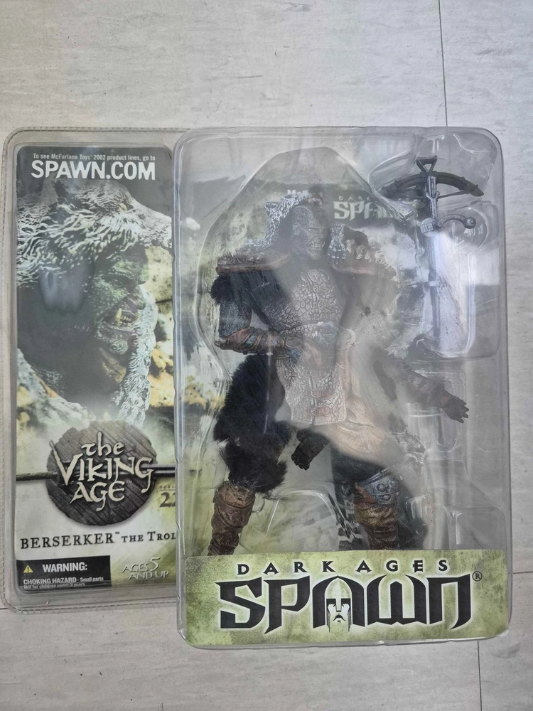 맥팔레인 토이즈(McFarlane Toys)의 '다크 에이지스 스폰' 일괄 판매 이미지