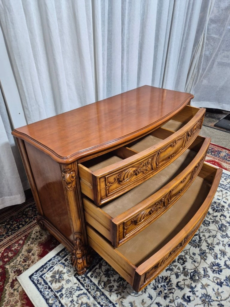 리오가구 엔틱 원목 3단 Bombe Chest 이미지