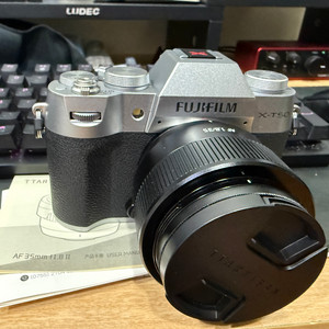 후지필름 X-T50 실버 바디 + 탐론 17-70 렌즈 +티티아티산 35mmf.8 단렌즈 세트로 팝니다 이미지