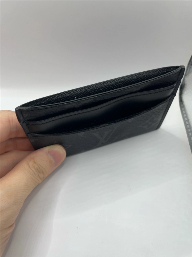 루이비통 모노그램 이클립스 카드지갑 이미지