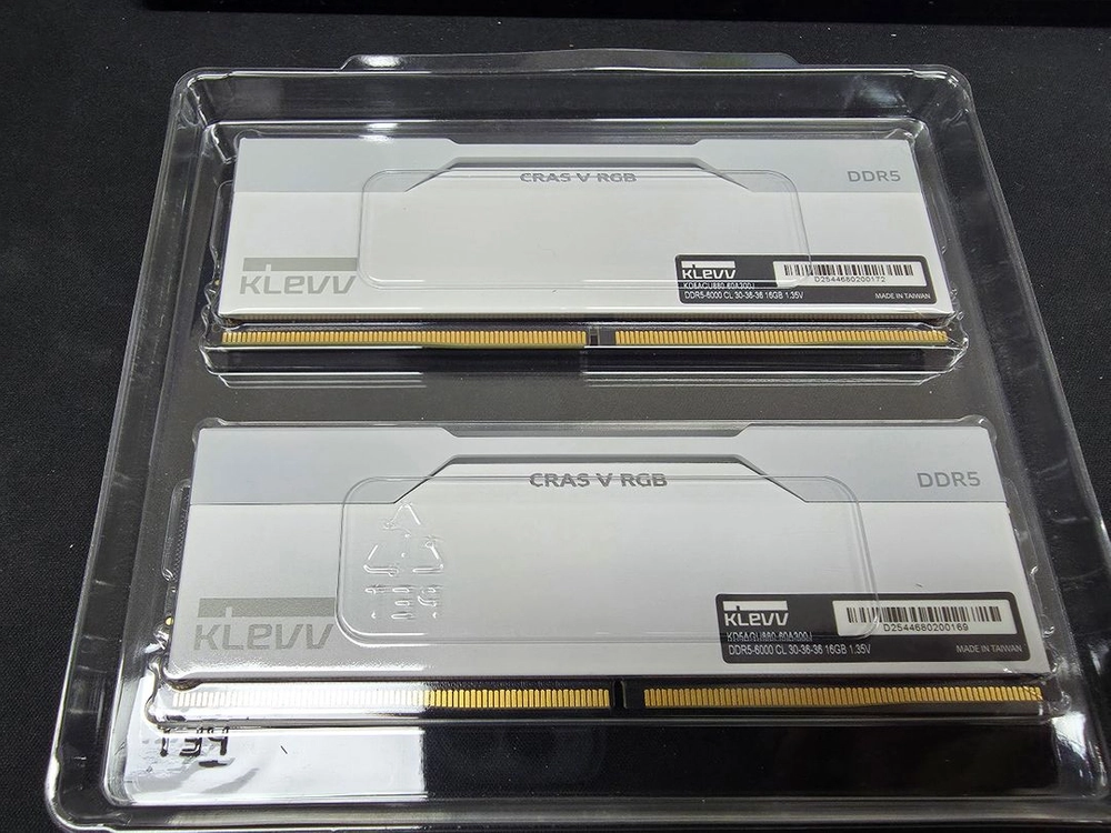 [풀박스] KLEVV CRAS V RGB DDR5-6000 CL30 화이트 32GB (16GB x 2) 이미지