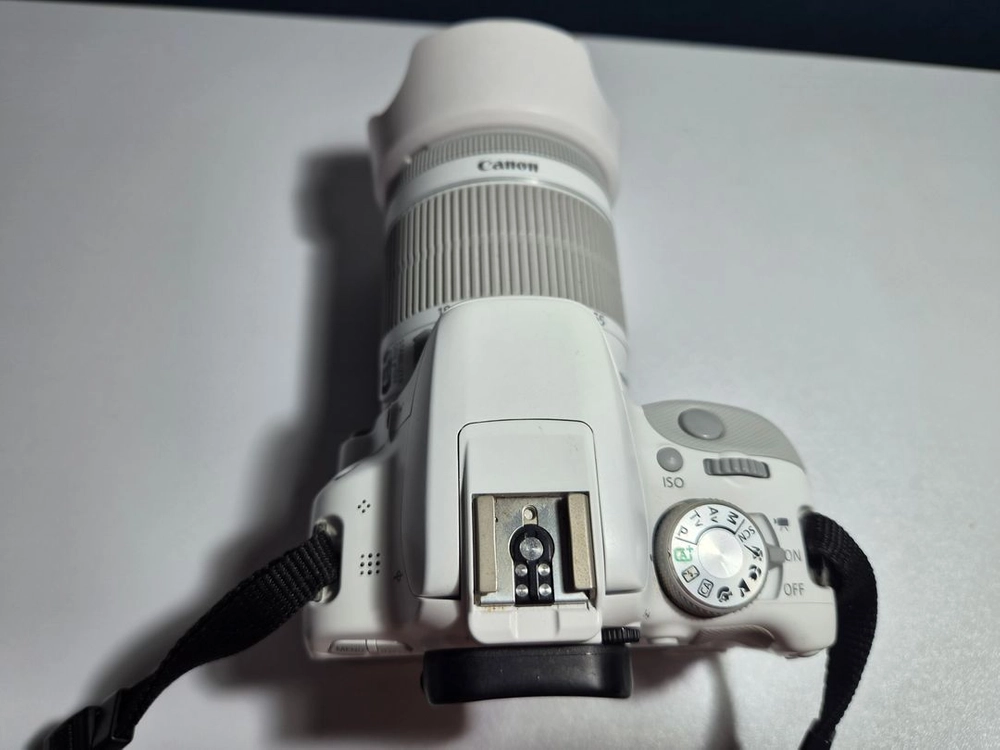 캐논 100D 화이트바디 , 번들 , 40mm 단렌즈 팔아여 이미지