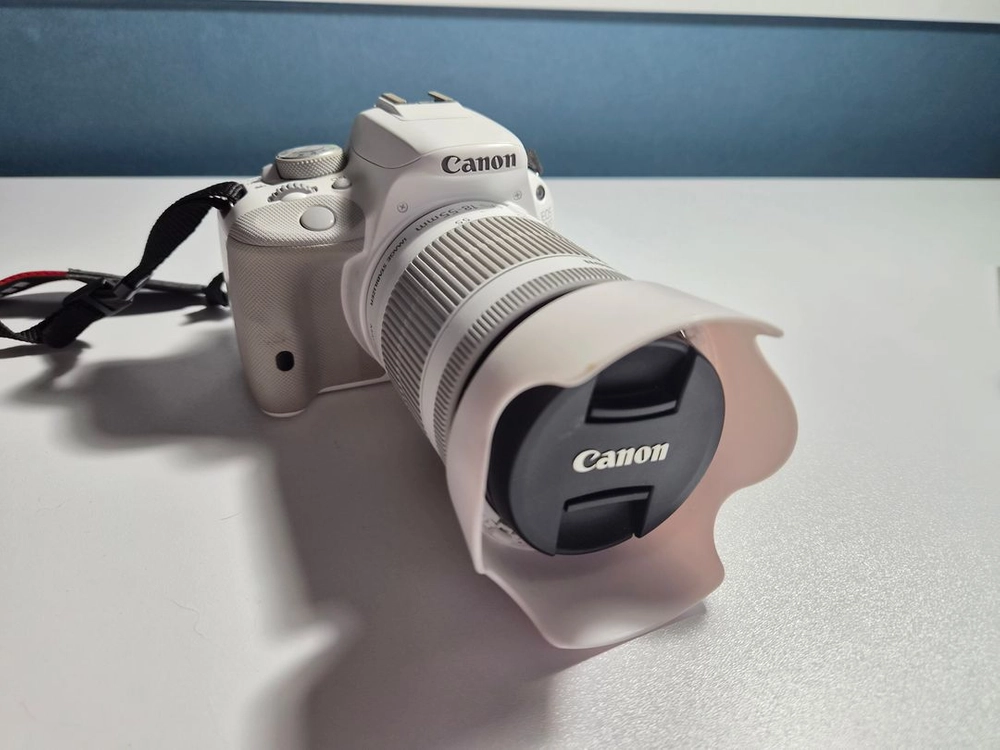 캐논 100D 화이트바디 , 번들 , 40mm 단렌즈 팔아여 이미지