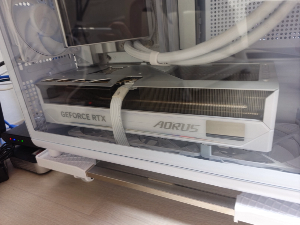 기가바이트 RTX 5080 어마 어로스마스터 판매 - 안심되는 중고거래