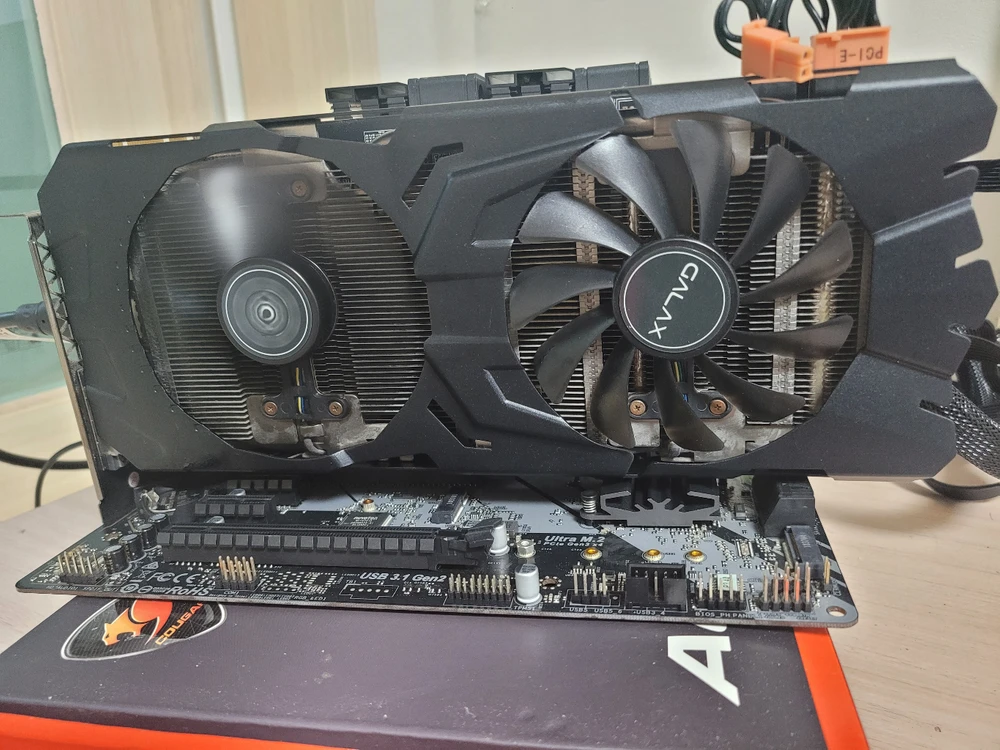 갤럭시 gtx1070ti 팬하나 고장 - 안심되는 중고거래