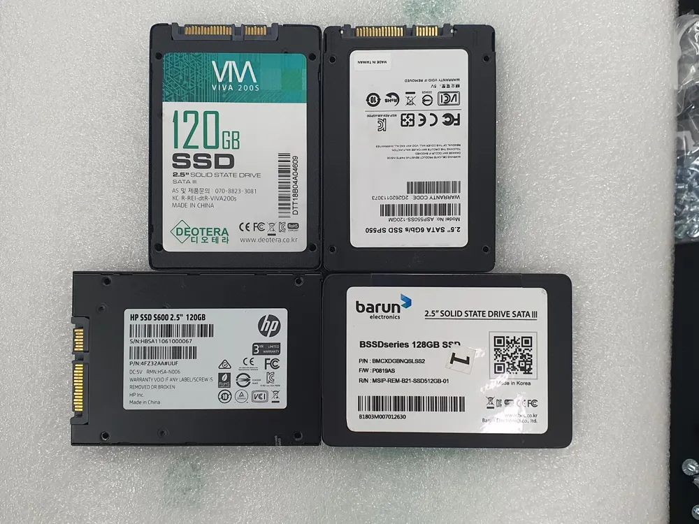 컴퓨터 저장장치 2.5인치 SSD 외산 128GB 4개 일괄 이미지