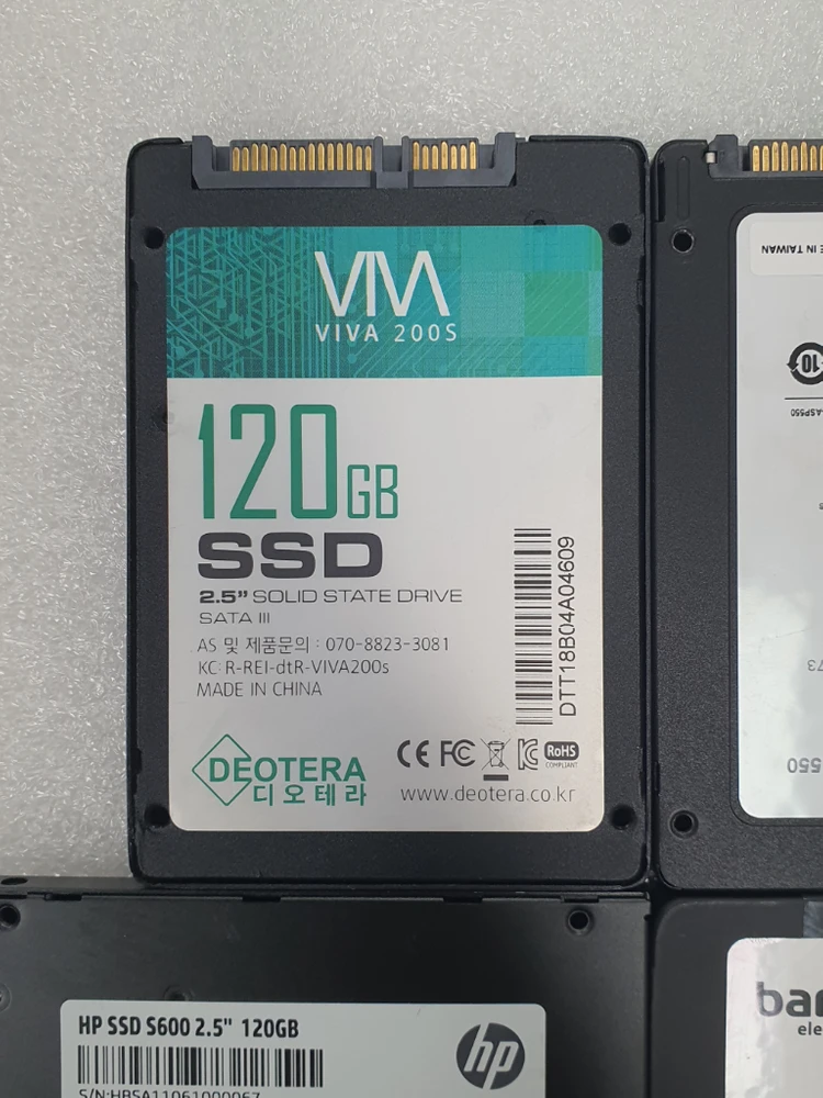 컴퓨터 저장장치 2.5인치 SSD 외산 128GB 4개 일괄 이미지