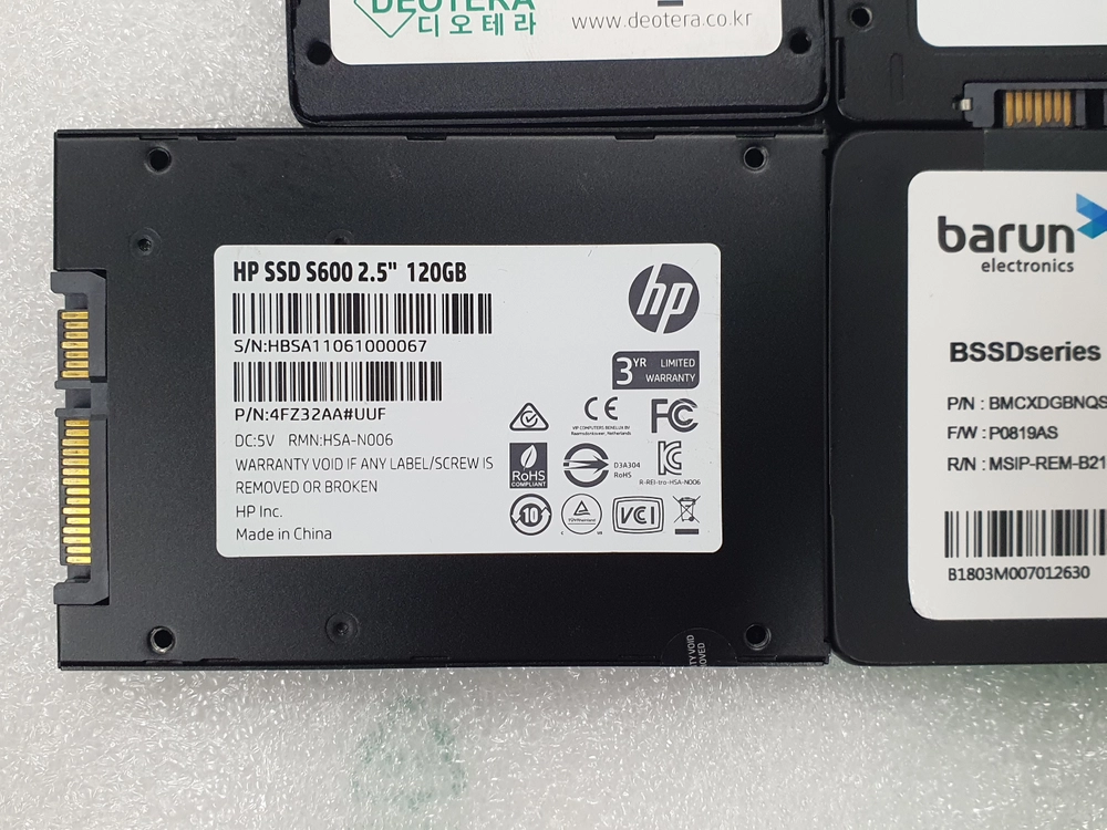 컴퓨터 저장장치 2.5인치 SSD 외산 128GB 4개 일괄 이미지