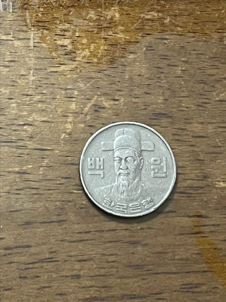1982년 100원 동전 이미지