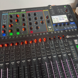Soundcraft SI Compact 24판매합니다 이미지