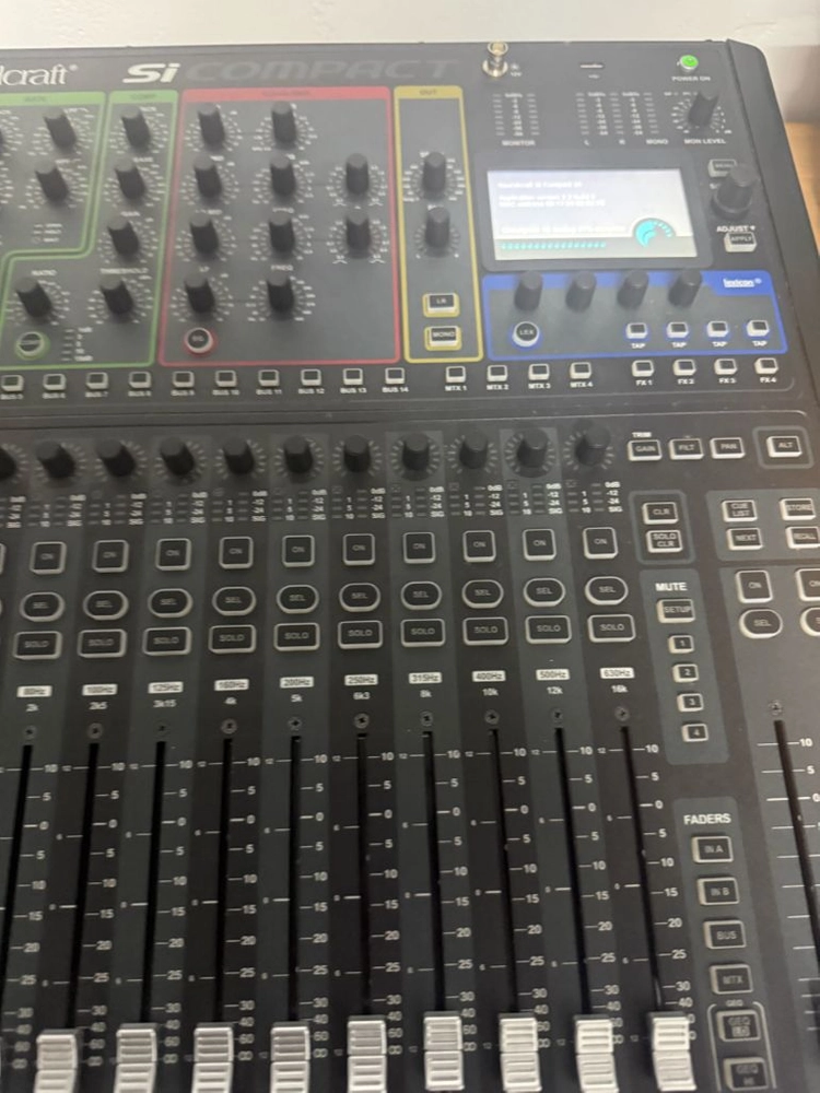 Soundcraft SI Compact 24판매합니다 이미지