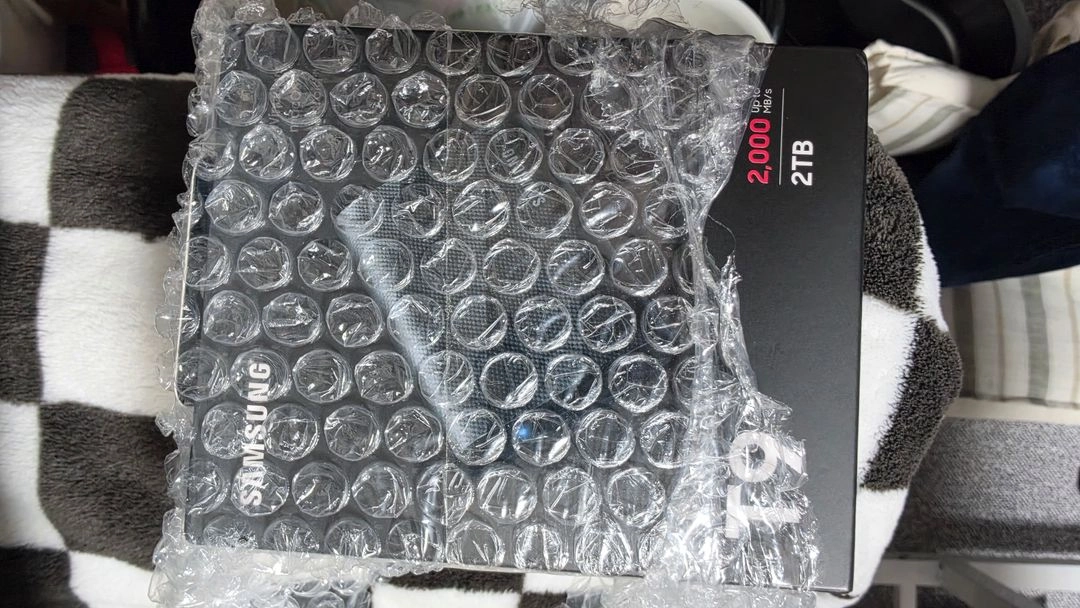미개봉 삼성 포터블 SSD T9 2TB 외장하드 판매해요 이미지