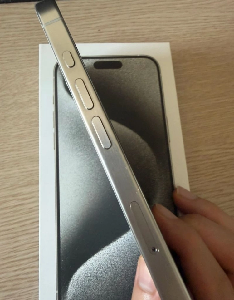 아이폰 15 프로맥스 256GB 화이트티타늄 이미지