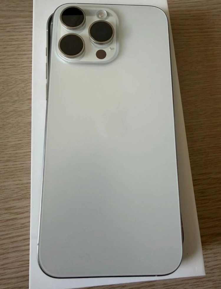 아이폰 15 프로맥스 256GB 화이트티타늄 이미지